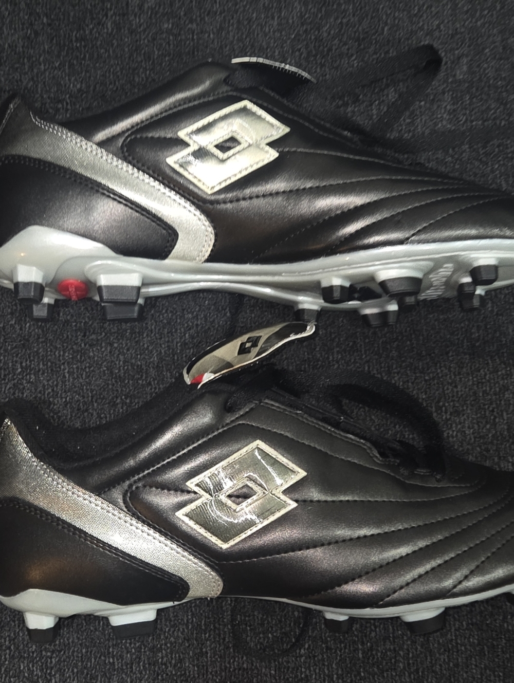 Men's size 11 Lotto soccer cleats in excellent condition - Picture 2 of 6